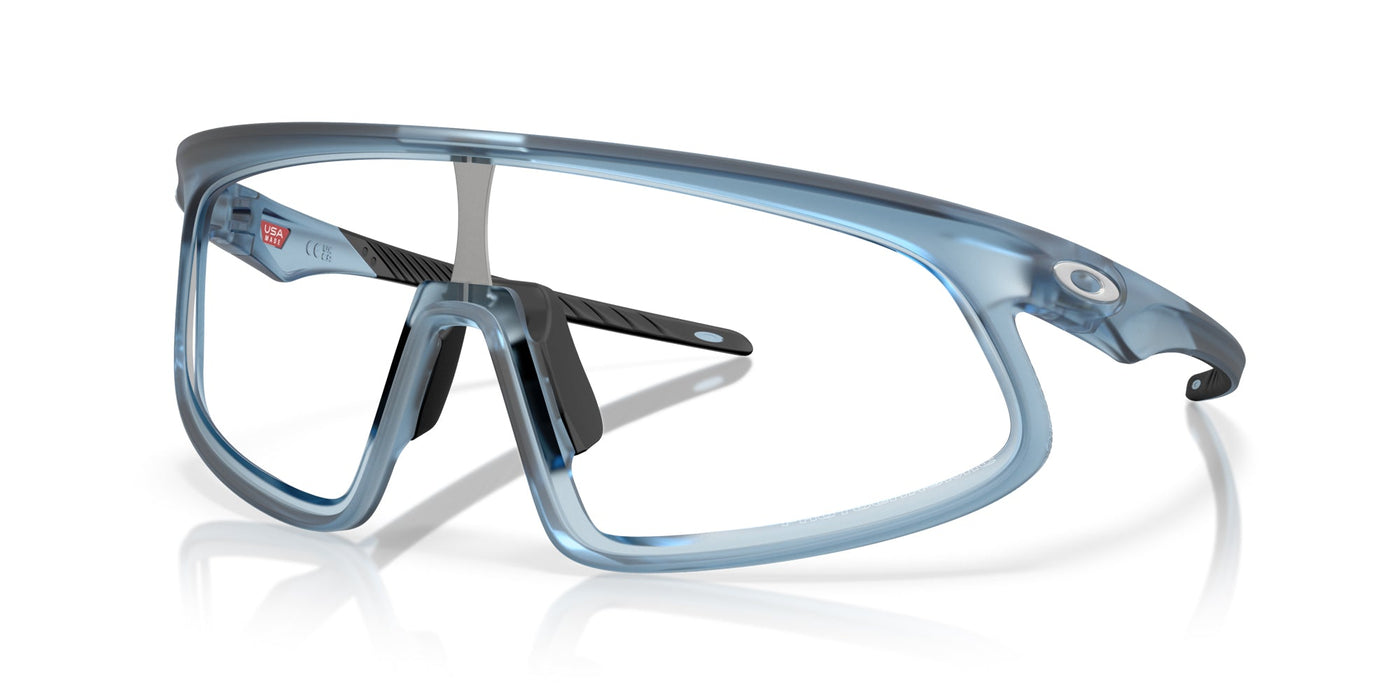 Oakley RSLV OO9484D Matt Transparent Stonewash/Clear to Black Iridium Photochromic #colour_matt-transparent-stonewash-clear-to-black-iridium-photochromic